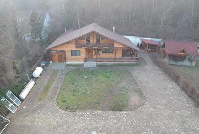 Casa spatioasa, ideala pentru locuinta sau afacere  1500 mp teren, situata pe d - 7