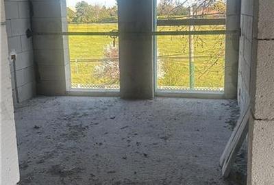 Apartament cu 3 camere decomandat în - 17