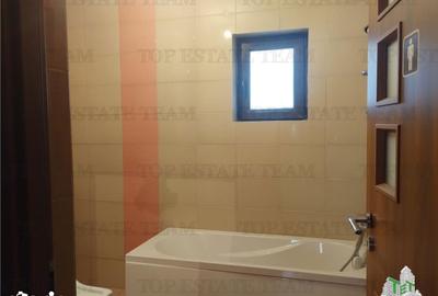 Casă cu 4 camere cu Canalizare în Central - 1