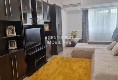Apartament cu 2 camere decomandat, mobilat în Central
