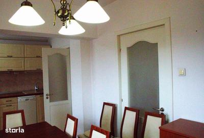 Apartament cu 4 camere decomandat în Central - 3