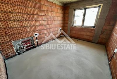 Casa individuala cu garaj , curte generoasa - 12