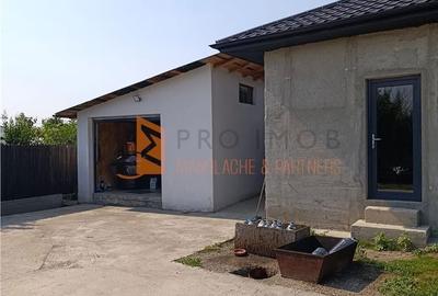 Casă cu 4 camere decomandat cu Teren 995 Mp în Mărăcineni - 9