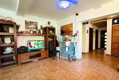 Casă individuală cu 9 camere cu Canalizare în Central - 8