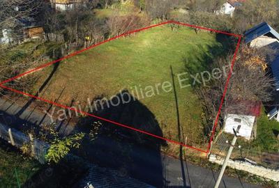 Teren de 1120 mp, în Arefu