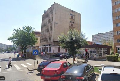 RESITA cladire de birouri de inchiriat . - 2