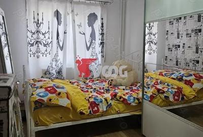 Apartament cu 2 camere semidecomandat, mobilat în Dâmbovița