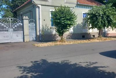 Casa de vanzare