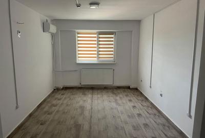 Spațiu comercial, de 18 mp, în Central - 9