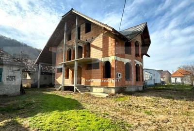 VAND CASA SI TEREN IN ARCALIA, CU TOATE UTILITATILE SI 19 ARI DE TEREN - 2