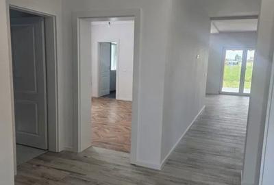 Casă cu 3 camere cu Teren 386 Mp în Șag