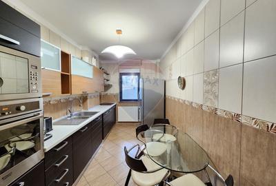 Apartament cu 3 camere decomandat, mobilat în Polonă - 6