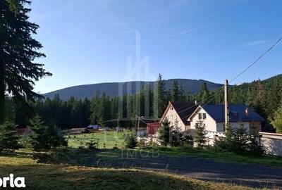 Casă cu Teren 250 Mp în Câineni - 1