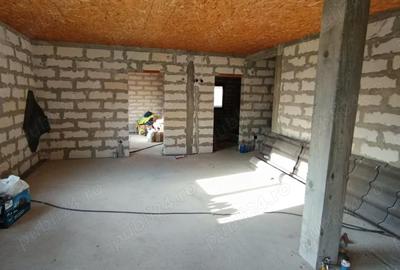 Casă cu Teren 1000 Mp în Central - 5