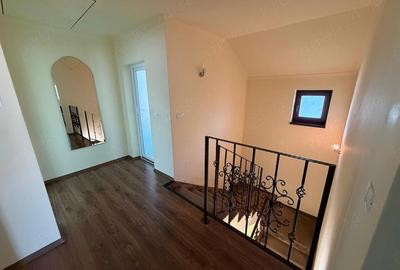 Casă cu Teren 520 Mp în Central - 2