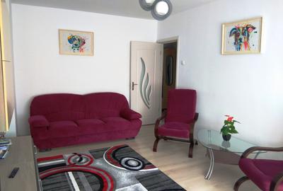 Inchiriez apartament 2 camere decomandat zona Capitol - 2