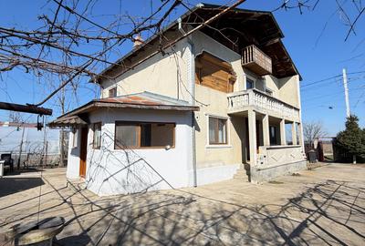 Casă individuală cu 6 camere cu Garaj în Corbii Mari - 2