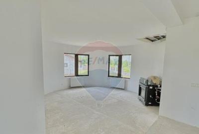 OFERTA!!Vila deosebita de vanzare in Sasar cu teren... OFERTA!!Vila deosebita de vanzare in Sasar cu teren... - 4