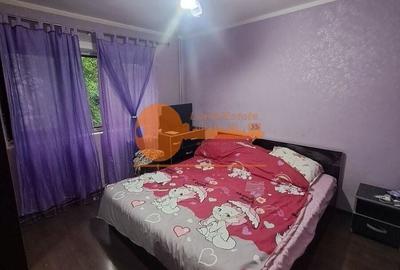 Apartament cu 3 camere decomandat în Apusului