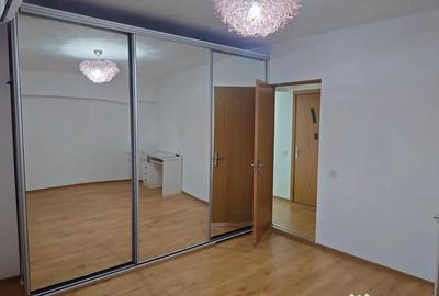 Apartament cu 4 camere decomandat în Libertății - 4