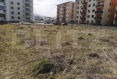 Teren de 1000 mp, în Tractorul - 2