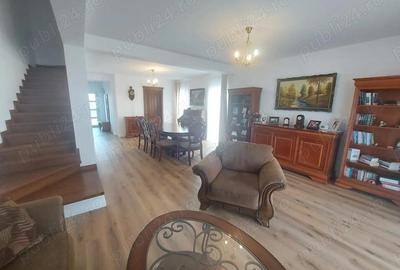 Casă cu Teren 255 Mp în Central - 3