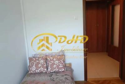 Apartament cu 3 camere decomandat în Palat - 4