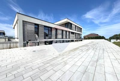 Spațiu comercial, de 447 mp, în Central - 5