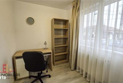 Apartament cu 3 camere în Central - 1