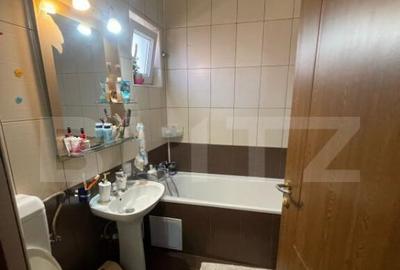 Casă cu 3 camere cu Teren 3000 Mp în Central - 3