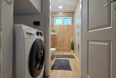 Apartament cu 3 camere semidecomandat, mobilat în Micro II - 6