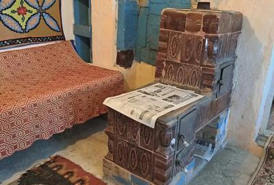 Casă cu 4 camere cu Teren 1350 Mp în Rovina (Brănișca) - 1