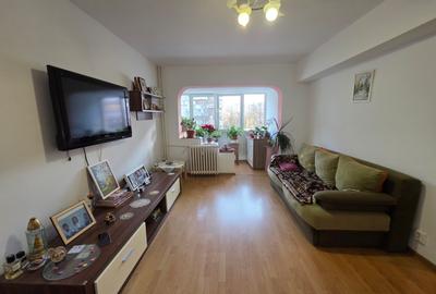 Apartament cu 4 camere semidecomandat în P-ța Gorjului - 1