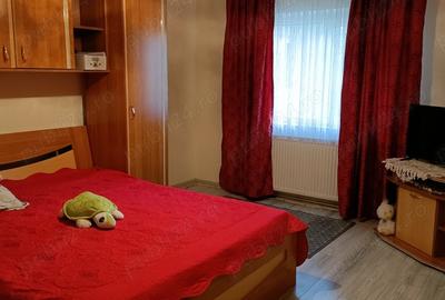 Inchiriez apartament cu o camera Inchiriez apartament cu o camera - 3