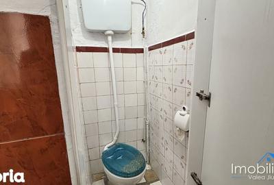 Spațiu comercial, de 40 mp, în Petros - 5