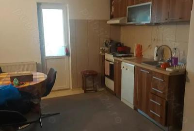 Apartament cu trei camere, zona Bradet - 2