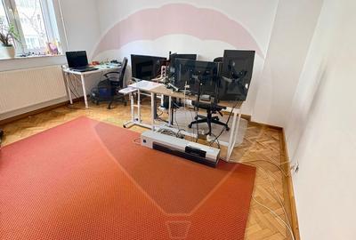 Casă cu 6 camere cu Teren 593.28 Mp în Pantelimon