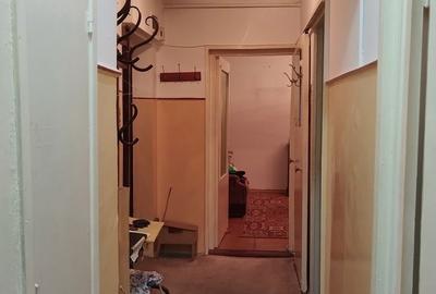 Apartament cu 2 camere decomandat în B-dul București - 2