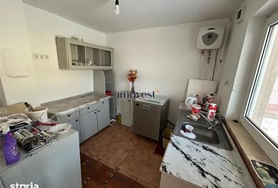 Casă cu 4 camere cu Teren 1875 Mp în Central - 2