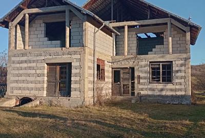 Casă cu 6 camere în Vlăngărești - 5