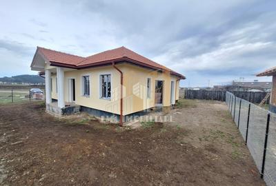 Casă individuală cu 4 camere cu Canalizare în Sânpetru - 3