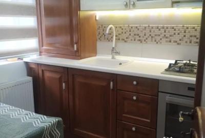 Casă cu 4 camere cu Teren 100 Mp în Apărătorii Patriei