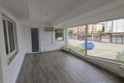 Apartament cu 3 camere decomandat în Central - 1