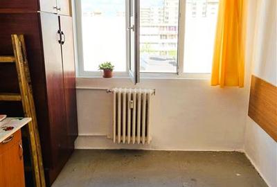 Apartament cu 2 camere nedecomandat, mobilat în Tractorul - 2