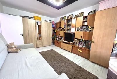 Apartament cu 3 camere decomandat în Rahova - 2