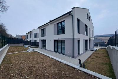 Duplex cu 4 camere cu Canalizare în Exterior Nord - 1