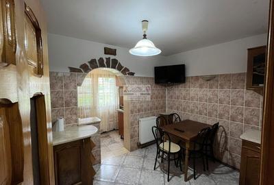 Apartament cu 3 camere decomandat în Central - 1