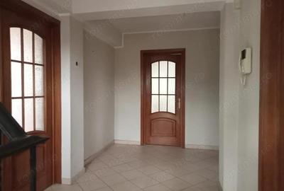 Casă cu 4 camere cu Teren 500 Mp în Bd. Coșbuc - 2