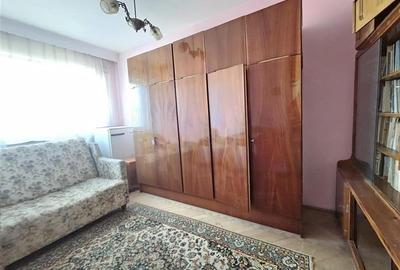 Buhusi - 3 camere  - etaj 3 - 5