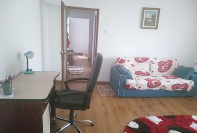 Apartament 3 camere Mioveni central